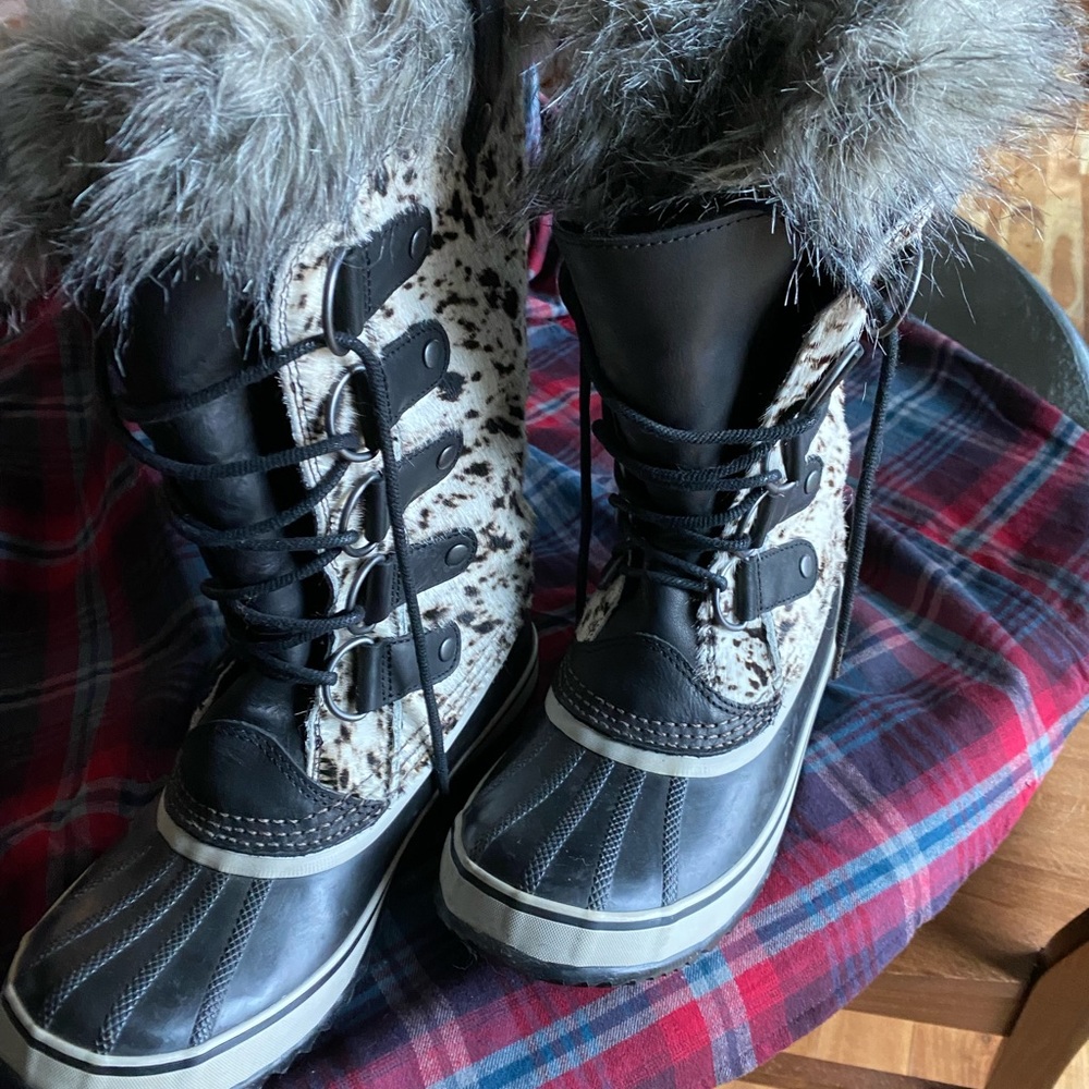 Rare!  Sorel Joan of Arctic calf hair (cow print) winter boots
